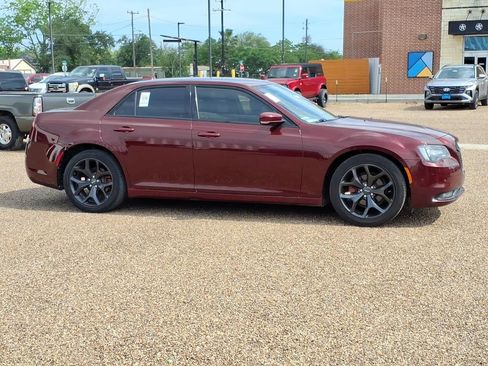 Used 2021 Chrysler 300 S RWD image 5