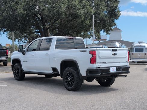 Used 2025 Chevrolet Silverado 2500 LT w/ Trail Boss Package AWD/4WD image 3