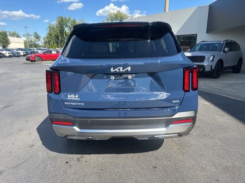 New 2026 Kia Sorento S w/ S Panoramic Sunroof Package image 7