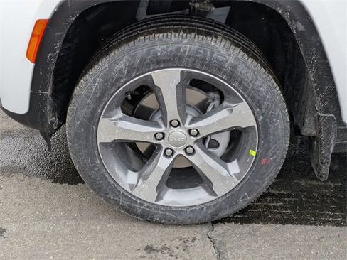 New 2026 Jeep Grand Cherokee Limited image 30