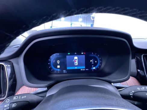 Used 2025 Volvo V60 B5 Cross Country Plus image 22