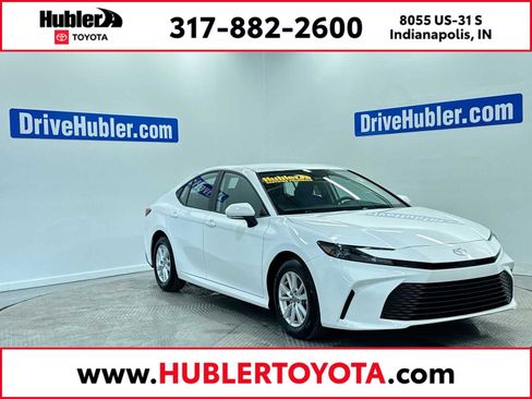 Used 2025 Toyota Camry LE image 1
