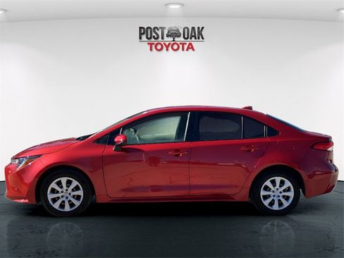 Used 2021 Toyota Corolla LE image 4
