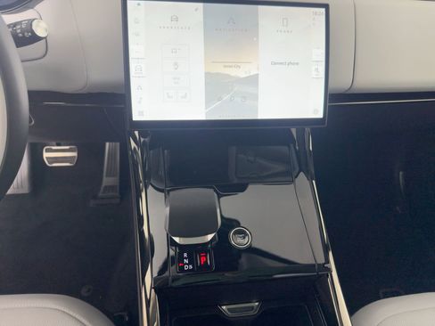 New 2026 Land Rover Range Rover Sport Dynamic SE image 16