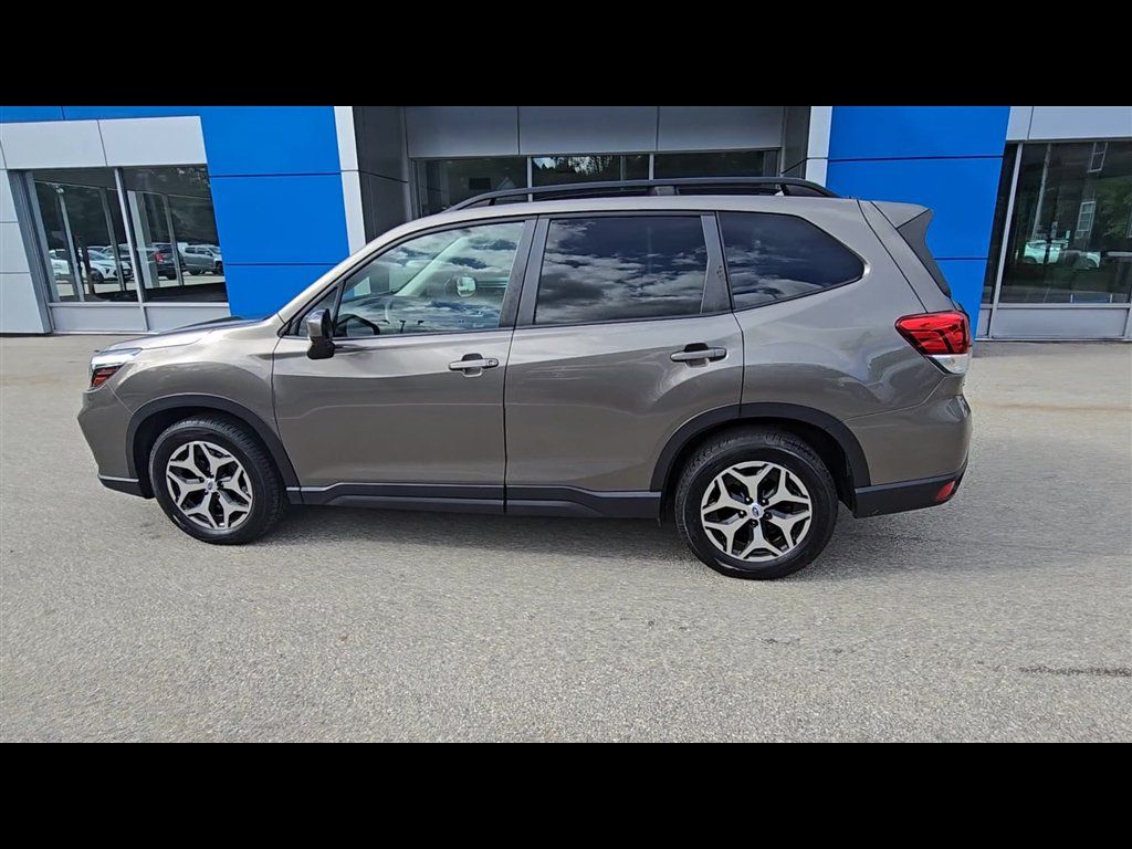 Used 2019 Subaru Forester Premium AWD/4WD image 6