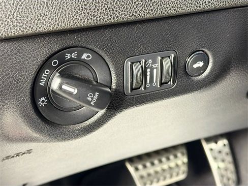 Used 2023 Dodge Charger Scat Pack w/ Navigation & Travel Group image 10