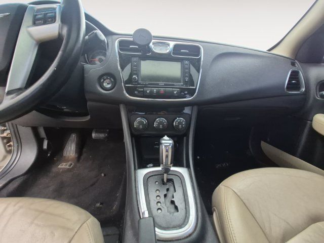 Used 2011 Chrysler 200 Limited FWD image 11