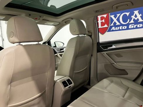 Used 2015 Volkswagen Golf TDI SE image 34