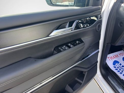 New 2026 Jeep Grand Wagoneer Summit w/ Premium Group III AWD/4WD image 14