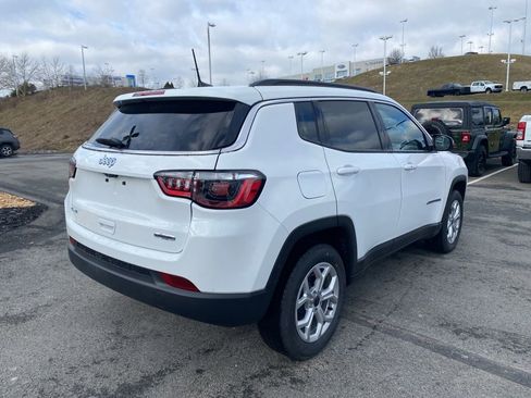 New 2026 Jeep Compass Latitude image 3