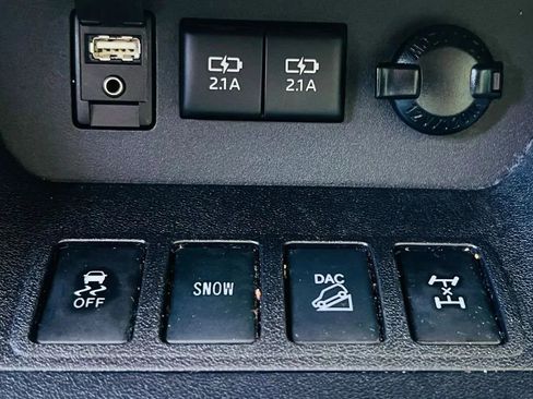 Used 2018 Toyota Highlander XLE AWD/4WD image 20