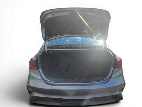Used 2024 Kia Forte LXS FWD image 10