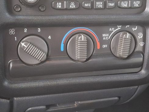 Used 2003 Chevrolet S10 Pickup LS w/ LS Preferred Equipment Group image 13