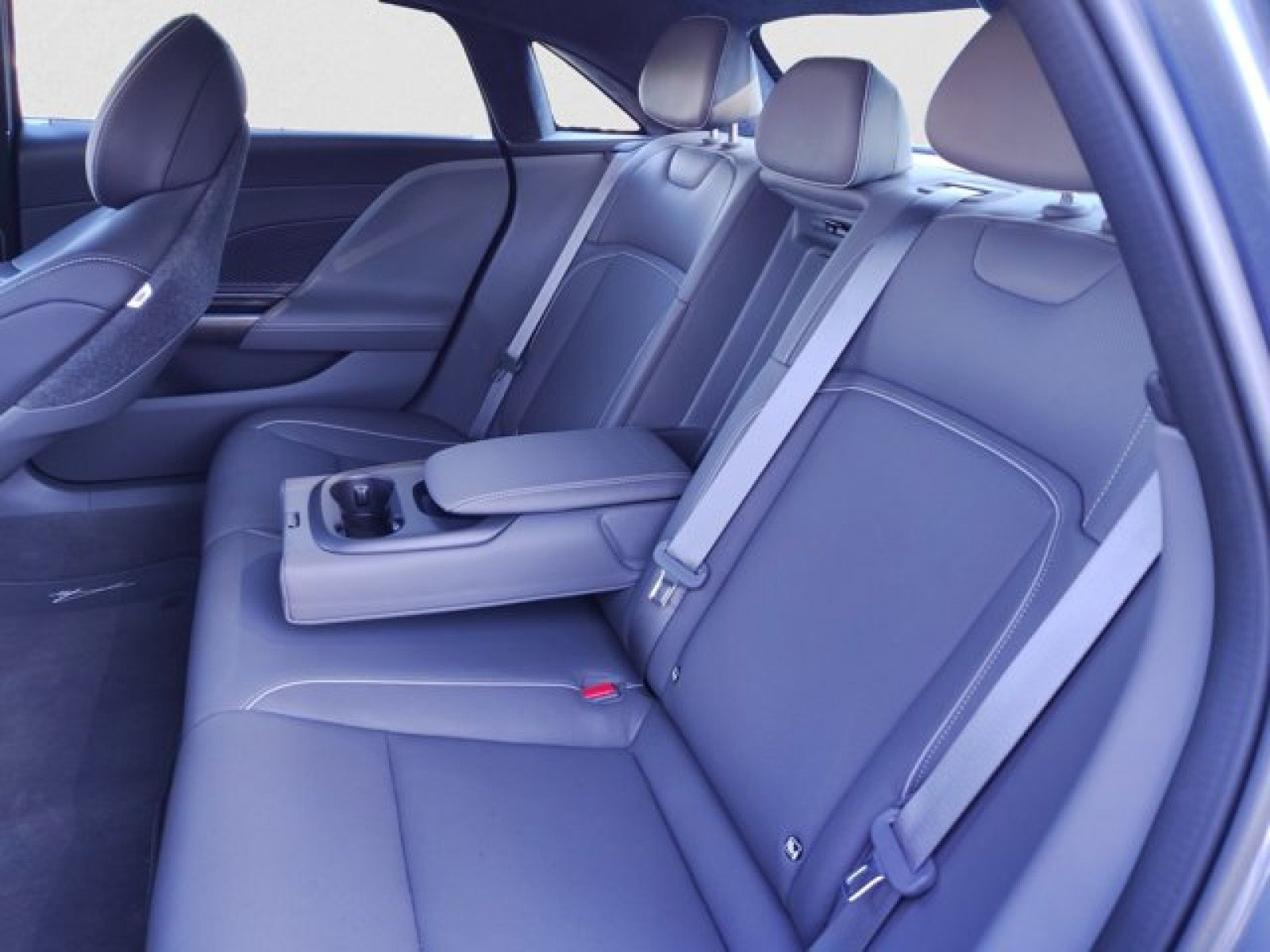 Used 2025 Lucid Air Touring AWD/4WD image 18