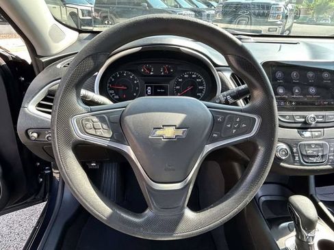 Used 2022 Chevrolet Malibu LS FWD image 21