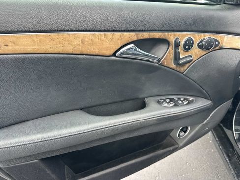 Used 2009 Mercedes-Benz E 350 4MATIC Sedan image 15