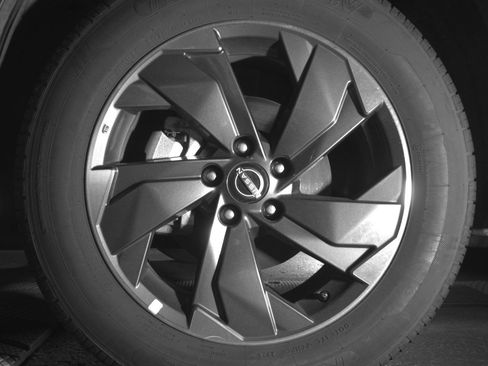 Used 2025 Nissan Rogue SV FWD image 12