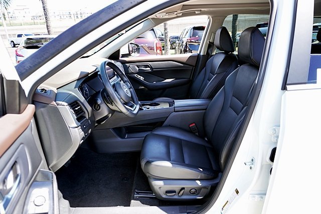 Used 2023 Nissan Rogue SV w/ SV Premium B Package FWD image 24