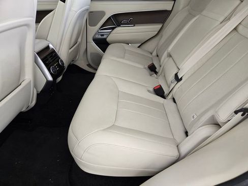 Certified 2023 Land Rover Range Rover SE image 5
