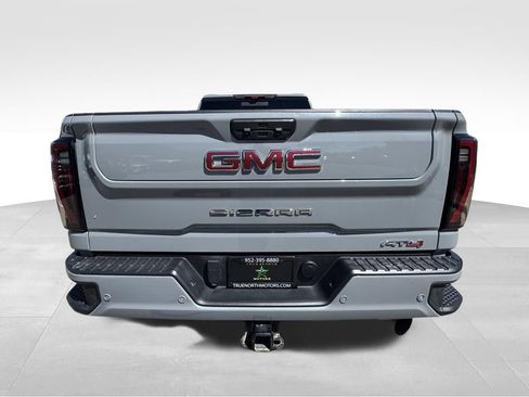 Used 2024 GMC Sierra 2500 AT4 w/ AT4 Premium Plus Package AWD/4WD image 8
