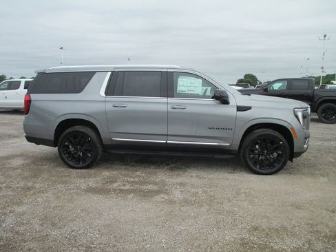 New 2026 GMC Yukon XL Elevation w/ Elevation Premium Package AWD/4WD image 3