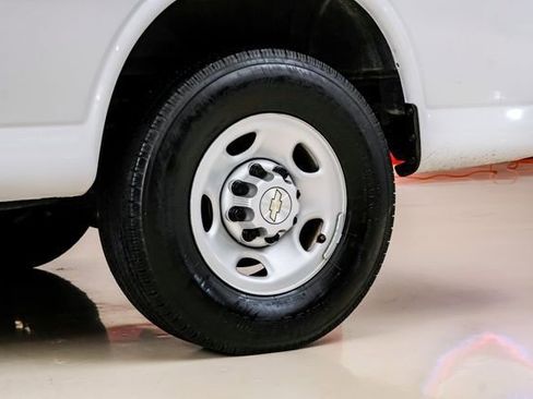Used 2023 Chevrolet Express 3500 LS image 43