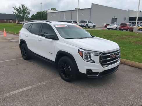 Used 2024 GMC Terrain AT4 w/ Infotainment Package II AWD/4WD image 2