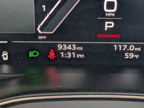 Used 2023 Audi RS 6 w/ Executive Package image 30