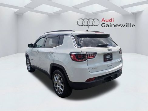 Used 2022 Jeep Compass Latitude w/ Sun and Sound Group AWD/4WD image 8