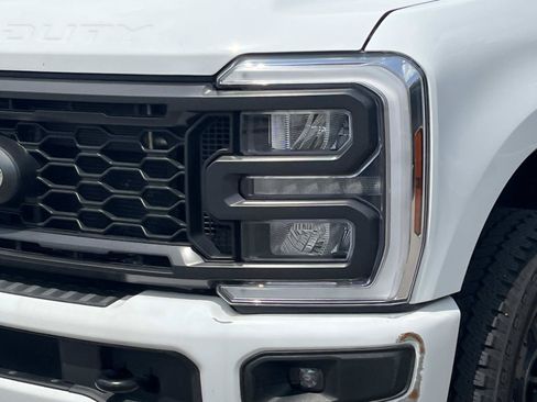 Used 2024 Ford F250 Lariat w/ Sport Appearance Package AWD/4WD image 4