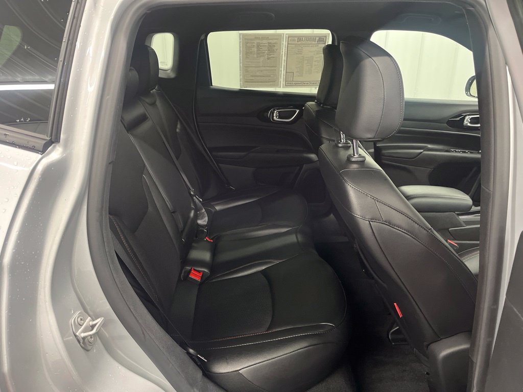 Used 2026 Jeep Compass Trailhawk AWD/4WD image 13