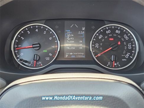 Used 2022 Toyota RAV4 XLE image 21