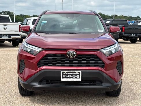Used 2025 Toyota RAV4 XLE AWD/4WD image 3