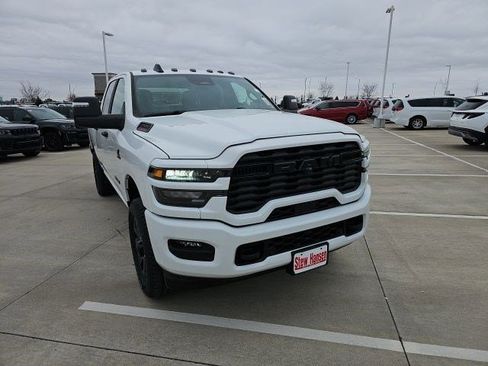 New 2026 RAM 2500 Big Horn AWD/4WD image 8