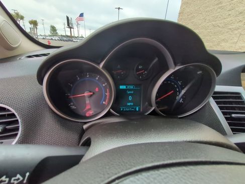 Used 2016 Chevrolet Cruze LT image 15