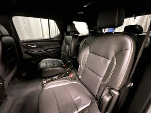 Used 2023 Chevrolet Traverse LT image 15