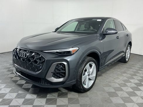 Used 2025 Audi Q5 Premium Plus w/ Premium Plus AWD/4WD image 4