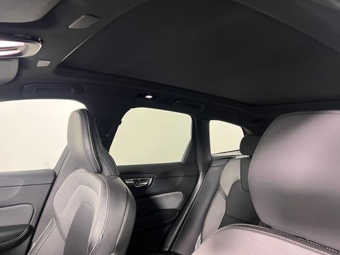 Used 2022 Volvo XC60 T8 R-Design w/ Advanced Package AWD/4WD image 19