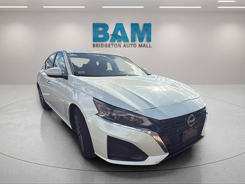 Used 2023 Nissan Altima 2.5 SV image 1