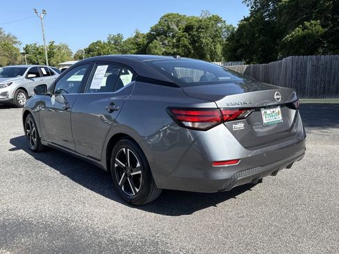Used 2025 Nissan Sentra SV image 3