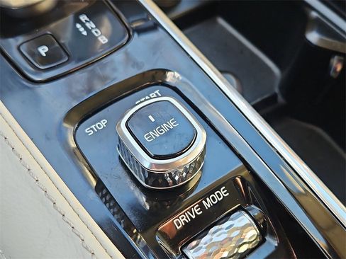 Used 2017 Volvo XC90 T8 Inscription w/ Luxury Package image 27