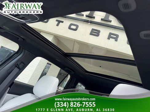 Used 2026 Jeep Cherokee Overland w/ Trailer Tow Group AWD/4WD image 26