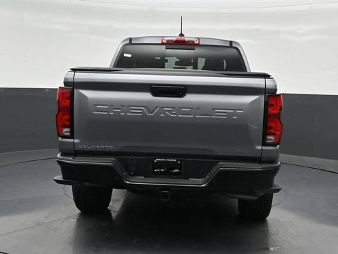Used 2025 Chevrolet Colorado Z71 w/ Technology Package AWD/4WD image 4
