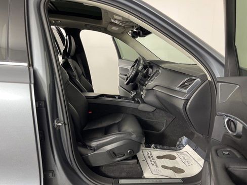 Used 2020 Volvo XC90 T6 Momentum AWD/4WD image 36