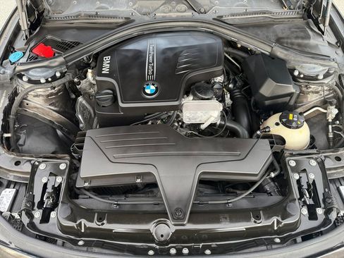 Used 2018 BMW 320i Sedan image 31