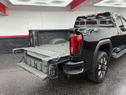 Used 2023 GMC Sierra 2500 Denali w/ Denali Ultimate Package image 16