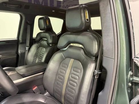 Used 2022 Rivian R1T Adventure image 12