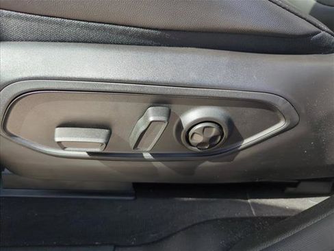Used 2025 Jeep Grand Cherokee Altitude RWD image 27