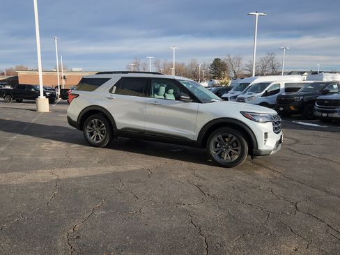 New 2026 Ford Explorer Active image 17