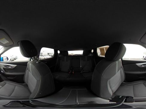 Used 2025 Chevrolet Blazer LT FWD image 43